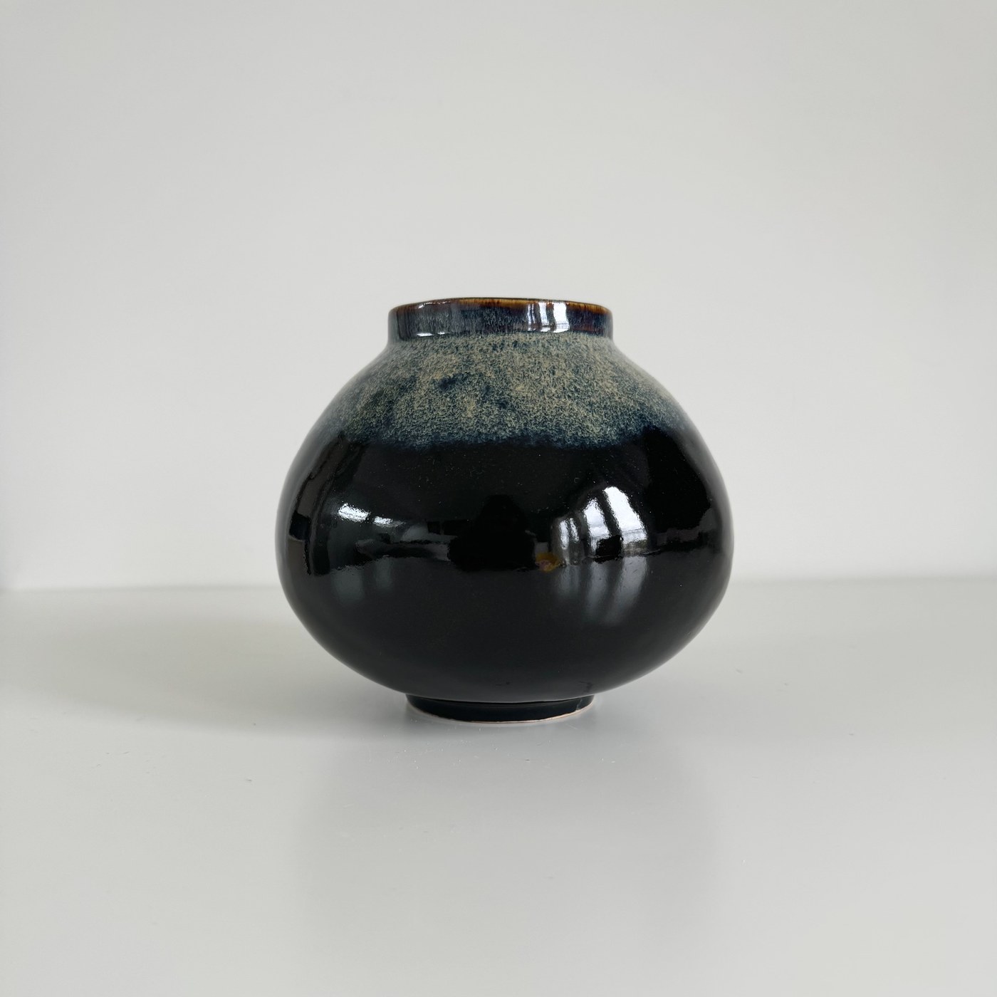 Handmade wheel-thrown stoneware ceramic by Studio Ceramix, London