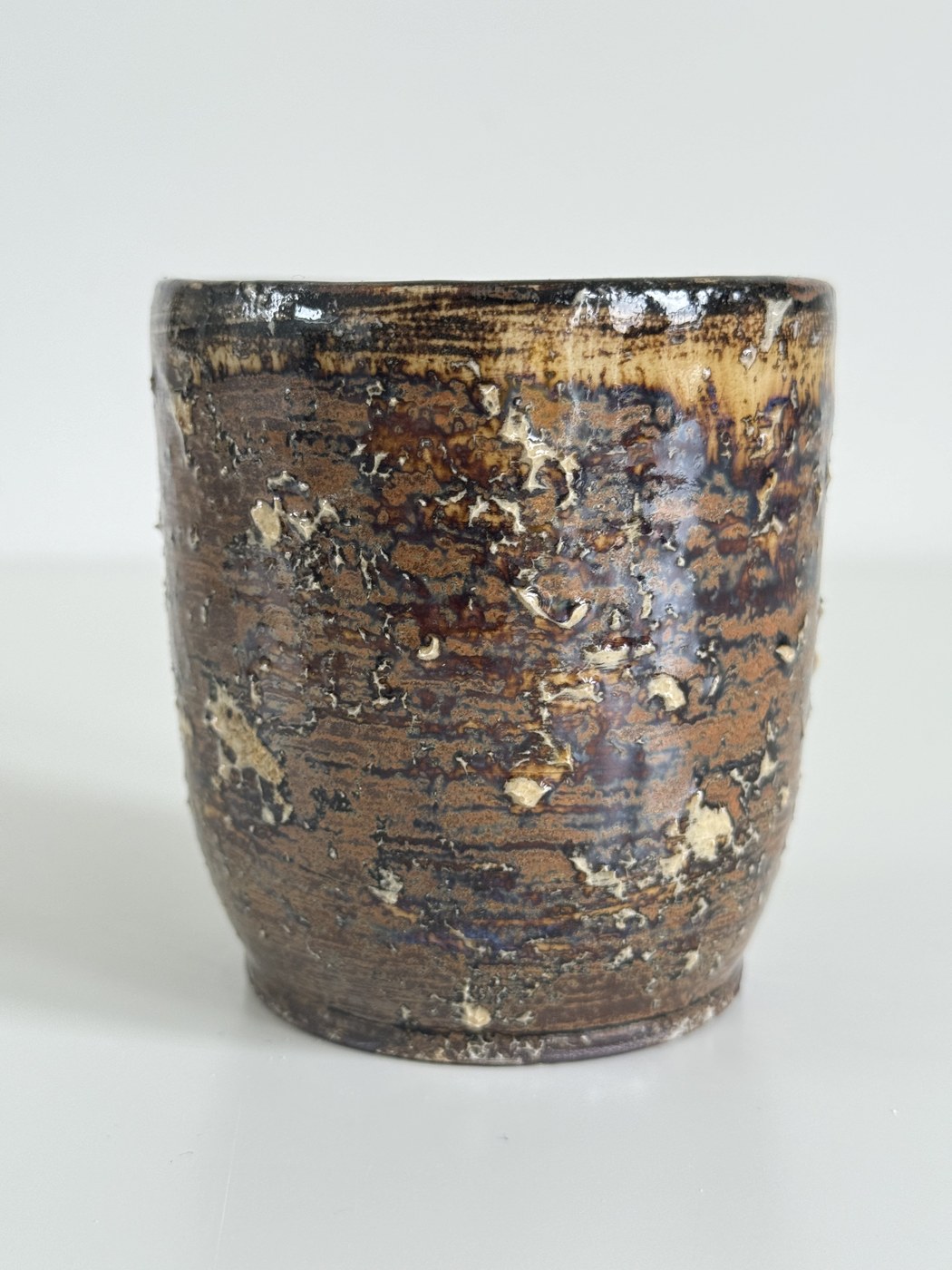 Handmade wheel-thrown stoneware ceramic by Studio Ceramix, London