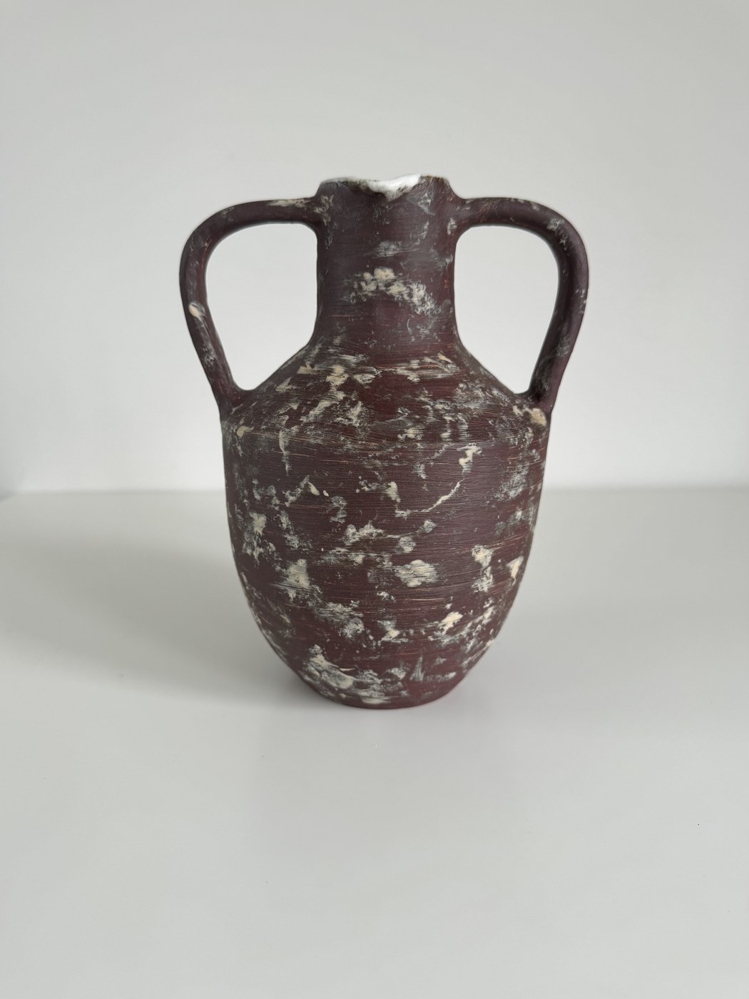 Handmade wheel-thrown stoneware ceramic by Studio Ceramix, London