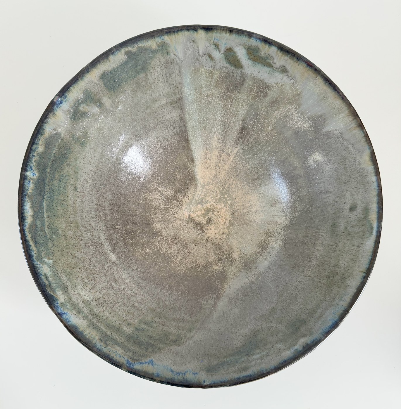 Handmade wheel-thrown stoneware ceramic by Studio Ceramix, London