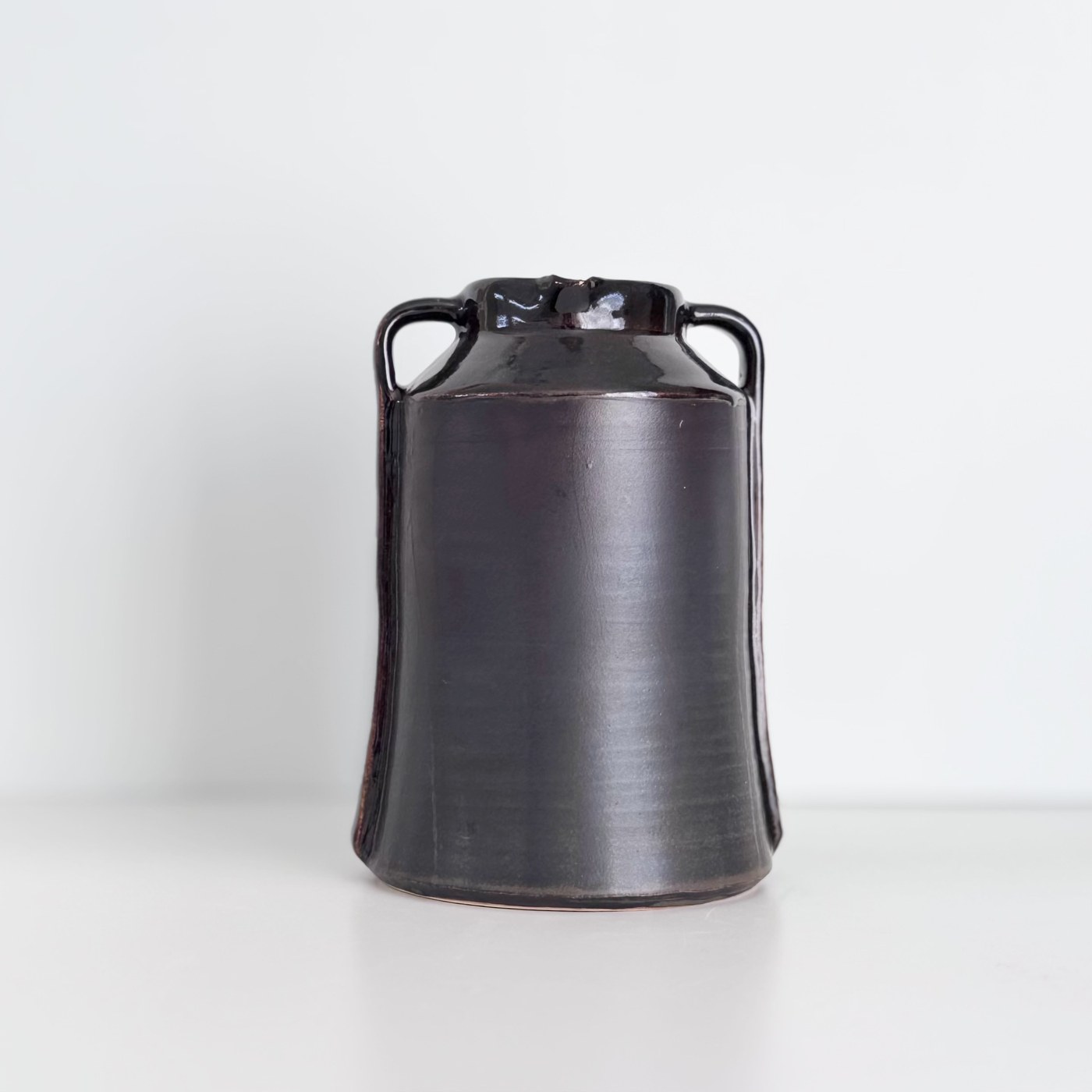 Handmade wheel-thrown stoneware ceramic by Studio Ceramix, London
