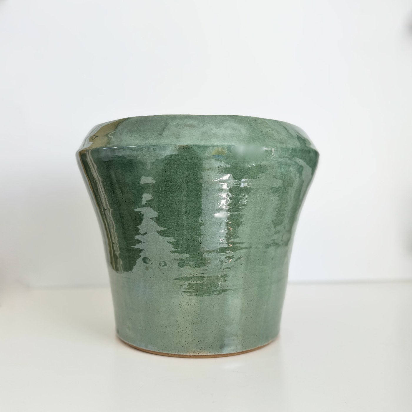 Handmade wheel-thrown stoneware ceramic by Studio Ceramix, London