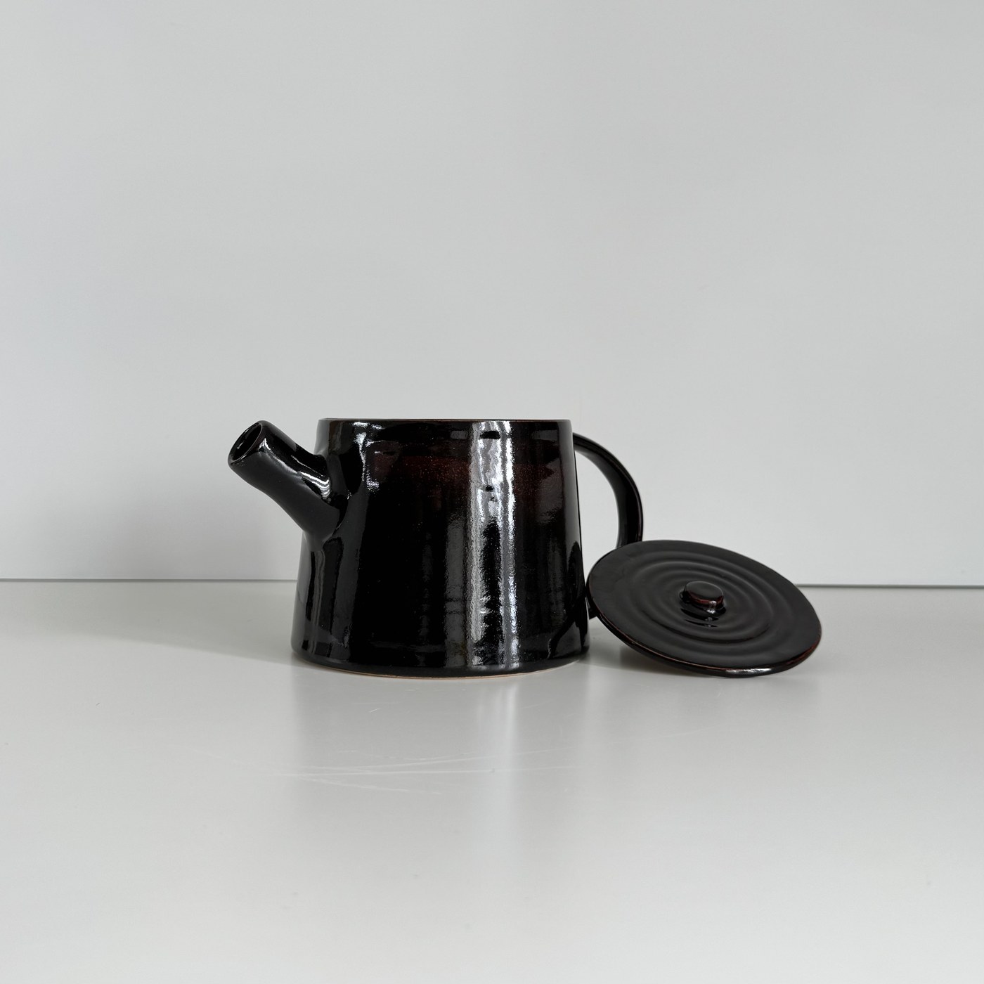 Handmade wheel-thrown stoneware ceramic by Studio Ceramix, London